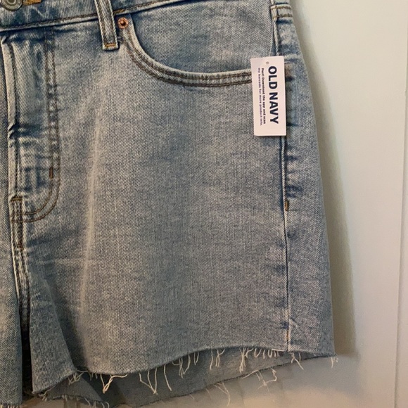 NWT Old Navy Light Wash Cut Off High Waisted OG Straight Jean Shorts - Picture 5 of 8